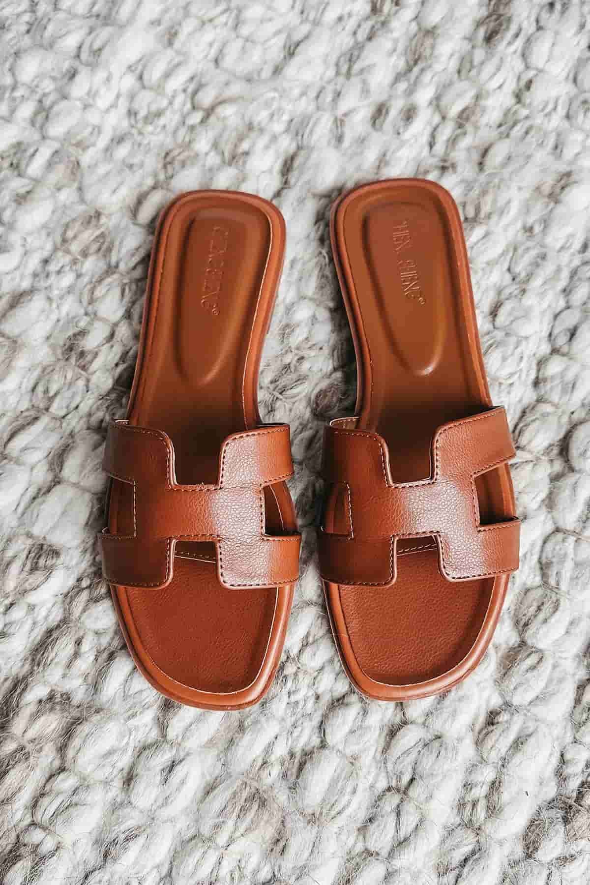 H Sandals